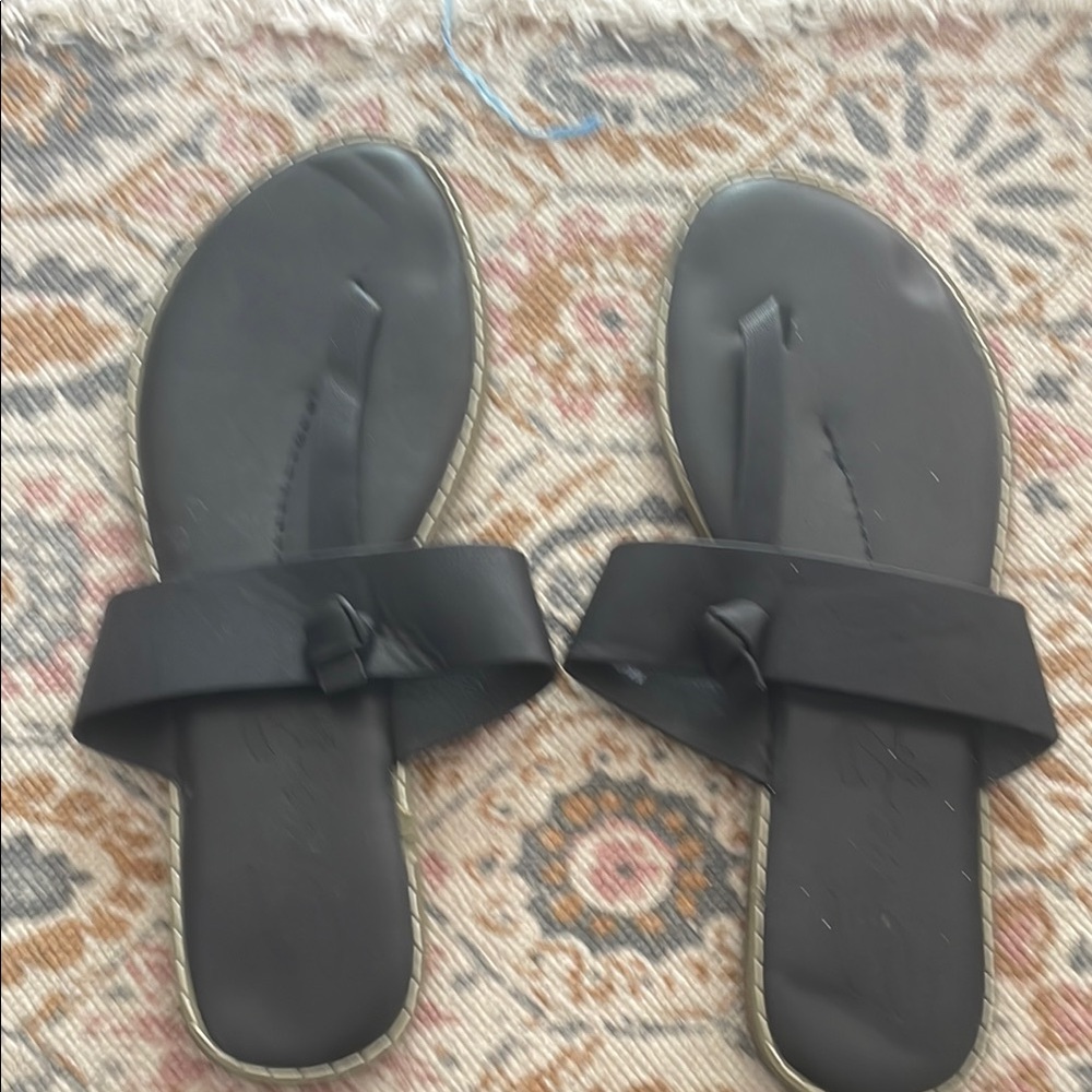 Seven7 Black Minimalist Sandals